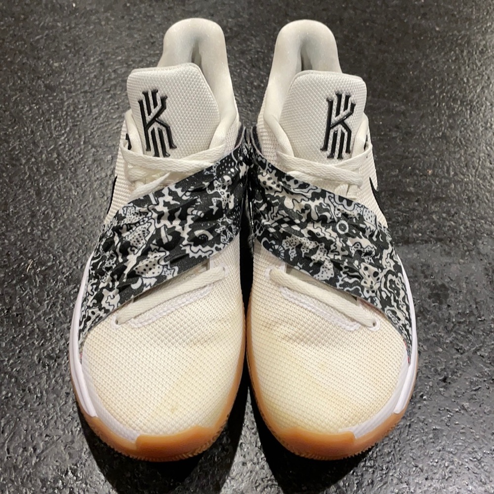NIKE x KYRIE IRVING Basketball Sneakers - Men’s 10